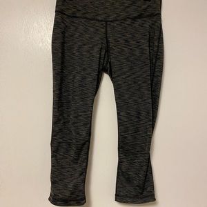 Striped athletic leggings